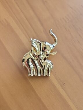 Gold Elephant Brooch Pin - Women's Jewelry Accessory